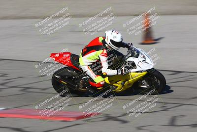 media/Jan-21-2023-Fastrack Riders (Sat) [[fcf3f88a30]]/Level 4/Session 2 Nascar 1/